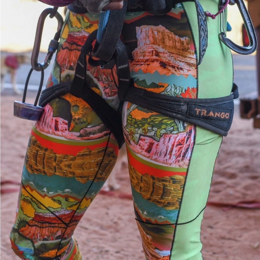 Colorado Artist Women's Vibrant Adventure Leggings, Permagumby, Size XL